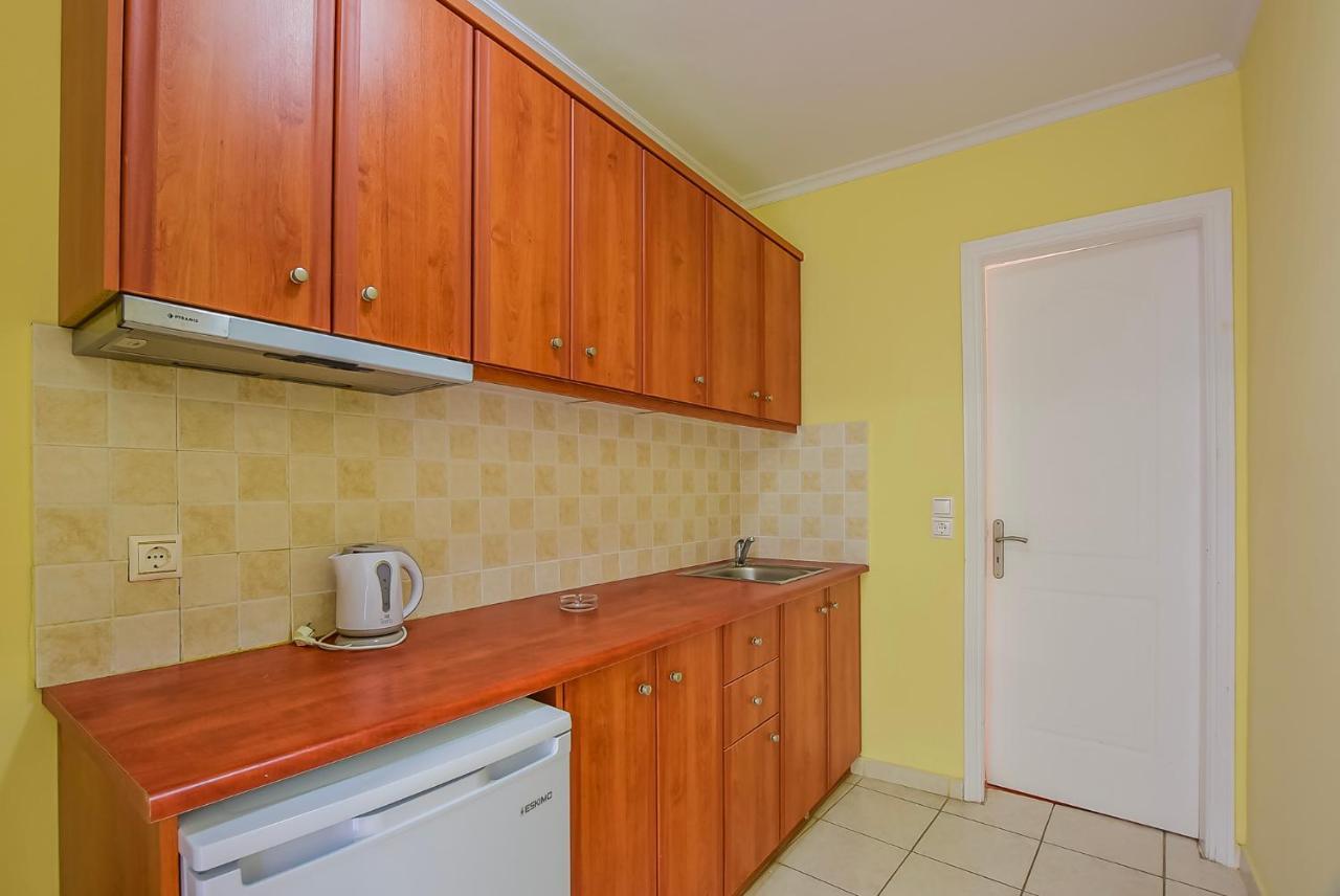 Timos Hotel Лаганас Екстериор снимка